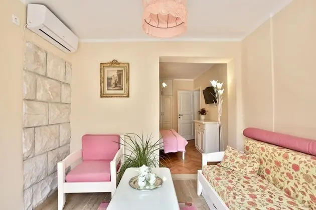 Romantic Tek Büyük Yataklı Oda