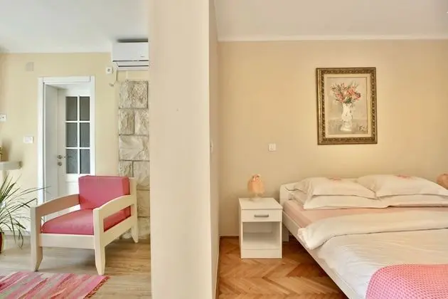 Romantic Tek Büyük Yataklı Oda