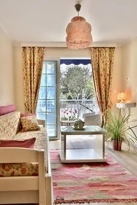 Romantic Tek Büyük Yataklı Oda