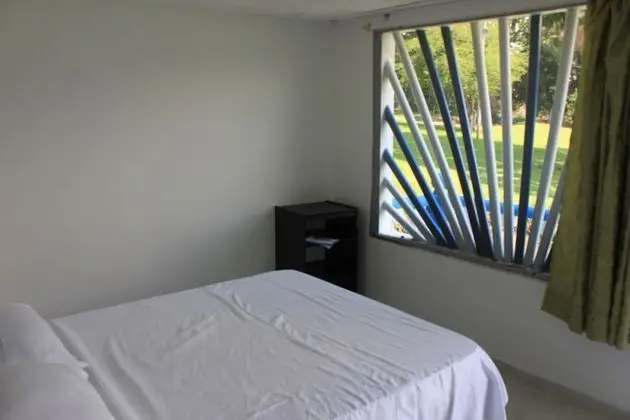 Standard Tek Büyük Yataklı Oda, Özel Banyo, Havuz Manzaralı