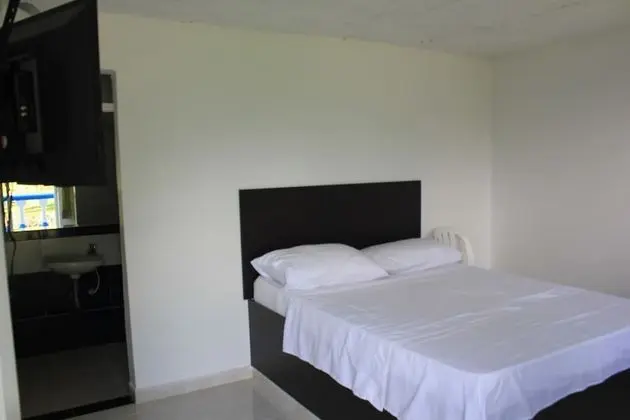 Standard Tek Büyük Yataklı Oda, Özel Banyo, Havuz Manzaralı