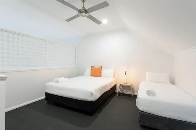 Family Oda, Sigara İçilmez (Family Motel Room)