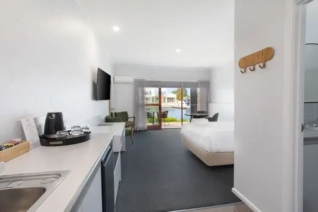 Family Oda, Sigara İçilmez (Family Motel Room)
