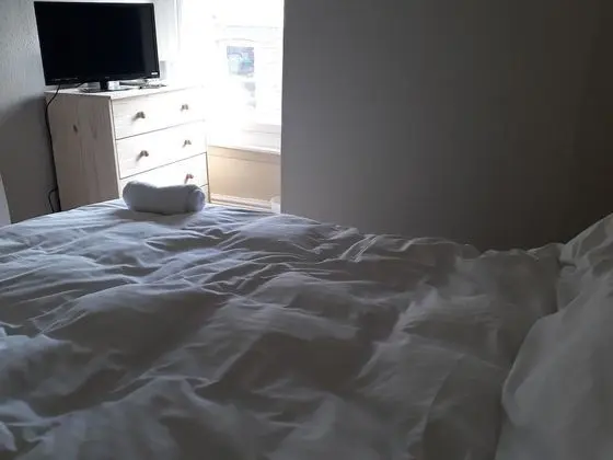 Standard Tek Büyük Yataklı Oda, Ortak Banyo, Bahçe Manzaralı (Room 5)