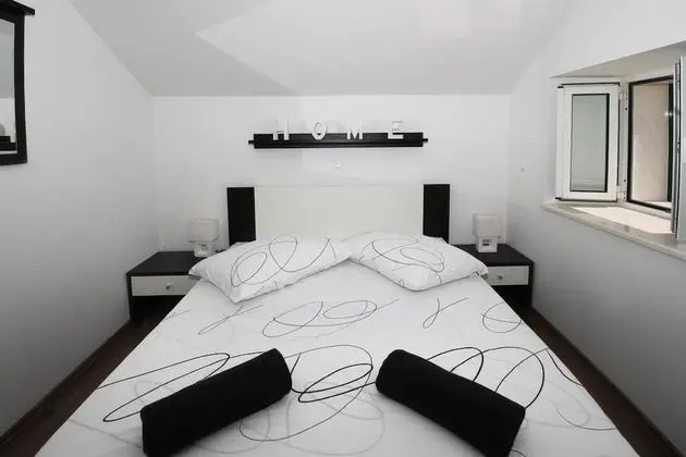 Superior Apart Daire, Marina Manzaralı