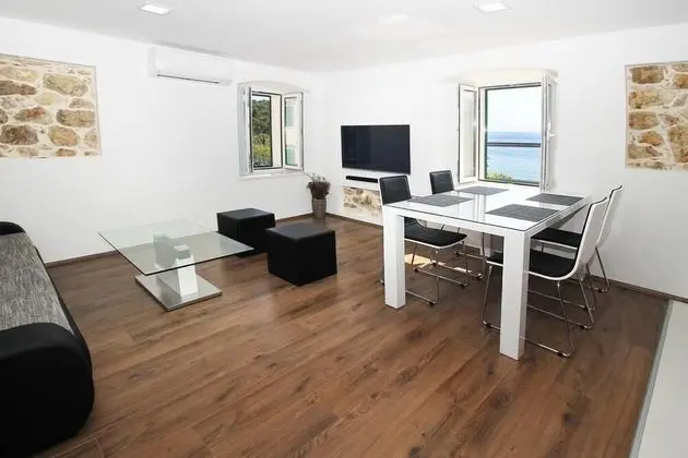 Superior Apart Daire, Marina Manzaralı