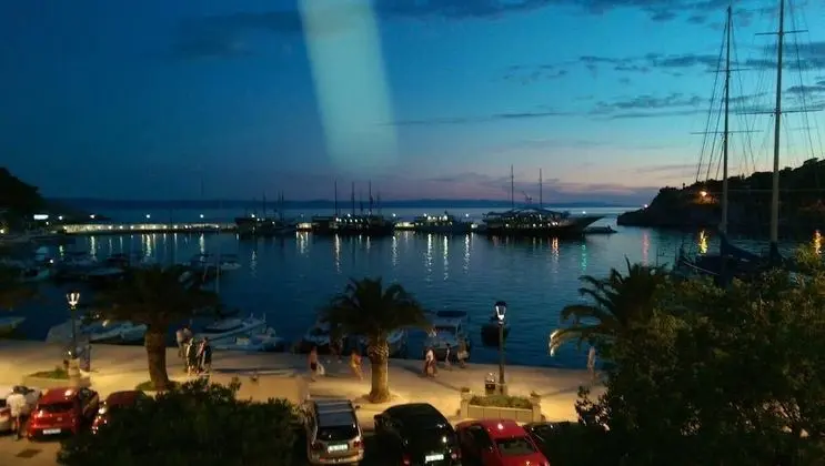 Superior Apart Daire, Marina Manzaralı