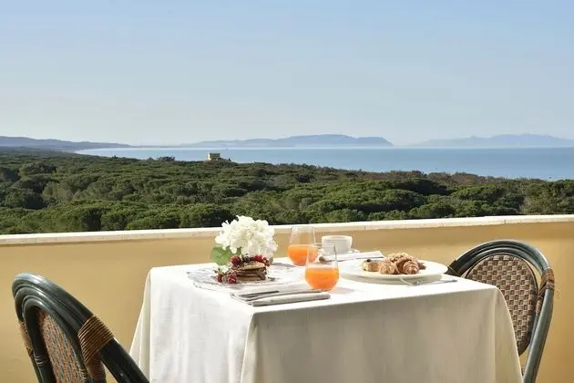 Superior Tek Büyük Yataklı Oda, Balkon, Kısmi Deniz Manzaralı