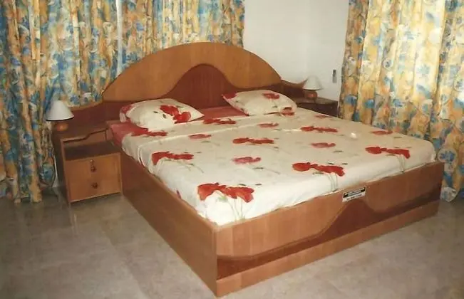 Standard Tek Büyük veya İki Ayrı Yataklı Oda, Özel Banyo