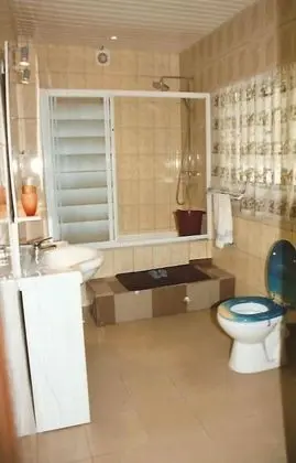 Standard Tek Büyük veya İki Ayrı Yataklı Oda, Özel Banyo