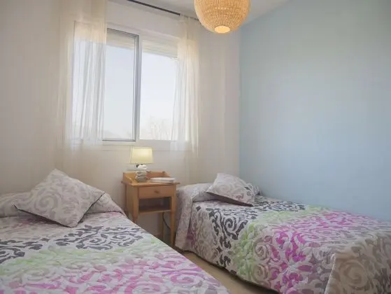 Comfort Apart Daire, 2 Yatak Odası, Teras, Havuz Manzaralı