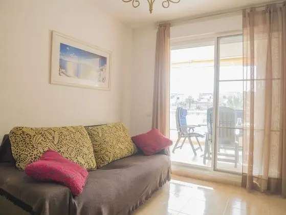 Comfort Apart Daire, 2 Yatak Odası, Teras, Havuz Manzaralı