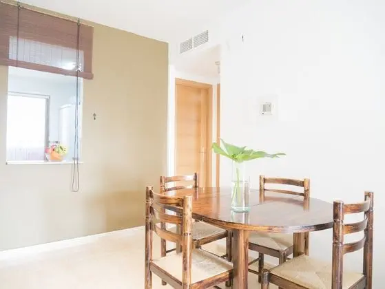 Comfort Apart Daire, 2 Yatak Odası, Teras, Havuz Manzaralı