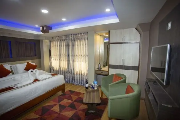 Deluxe Tek Büyük veya İki Ayrı Yataklı Oda, 1 Yatak Odası, Sigara İçilebilir, Balkon