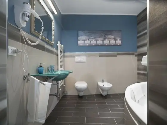 Çatı Katı (Loft), Sıcak Su Havuzu