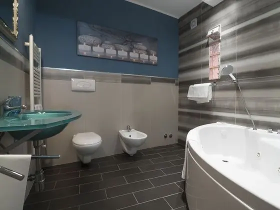 Çatı Katı (Loft), Sıcak Su Havuzu