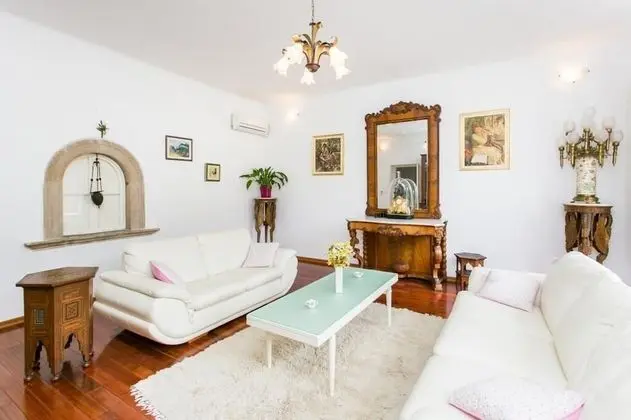 Apart Daire (Two-Bedroom Apartment with Terrace)