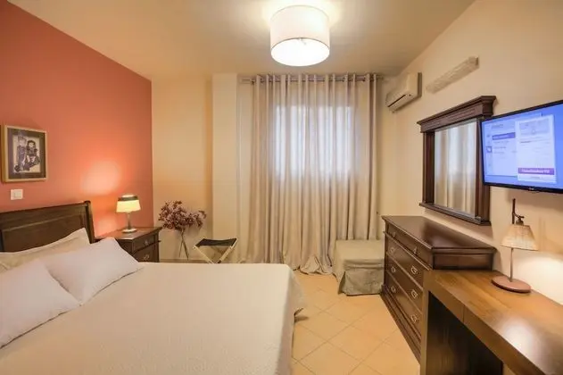 Family Oda, Bağlantılı Odalar, Bahçe Manzaralı (semi basement)