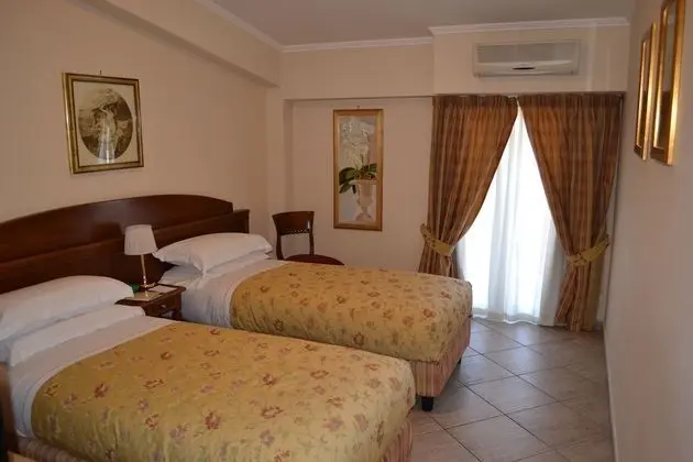 Economy Tek Büyük veya İki Ayrı Yataklı Oda