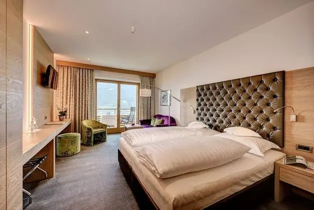 Deluxe Tek Büyük Yataklı Oda (with view)