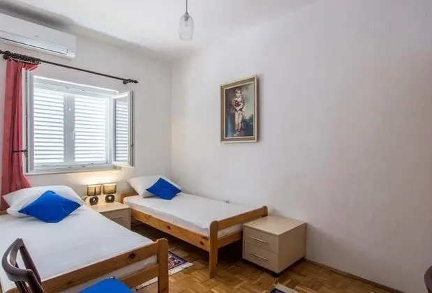 Apart Daire (Marinka - with backyard - A1(4))