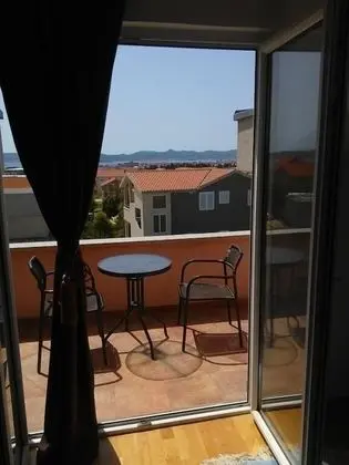 Apart Daire (Marinka - with backyard - A2(4))