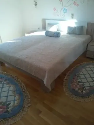 Apart Daire (Marinka - with backyard - A2(4))