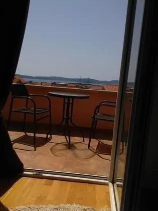 Apart Daire (Marinka - with backyard - A2(4))