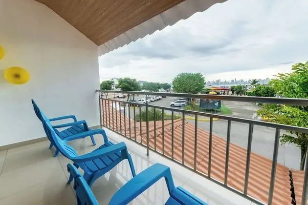 Büyük Yataklı Tek Kişilik Oda