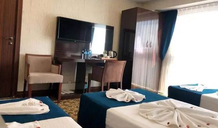 3 Tek Yataklı Kara Manzaralı Oda