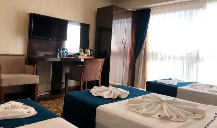 3 Tek Yataklı Kara Manzaralı Oda