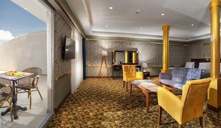 Deluxe Tek Büyük Yataklı Oda