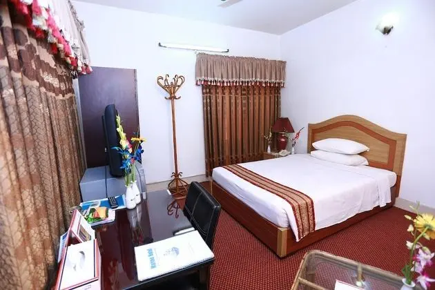 Deluxe Büyük Yataklı Tek Kişilik Oda, 1 Büyük (Queen) Boy Yatak, Sigara İçilebilir, Şehir Manzaralı
