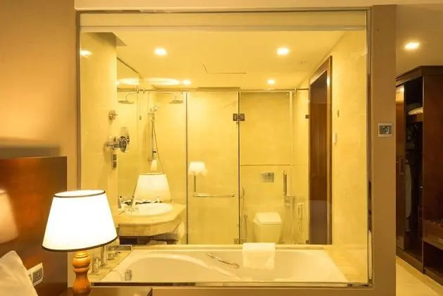 Deluxe Double Room, 1 King Bed- With a Complimentary City Tour