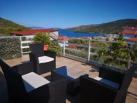 Apart Daire (Marino - large terrace - A1(4))