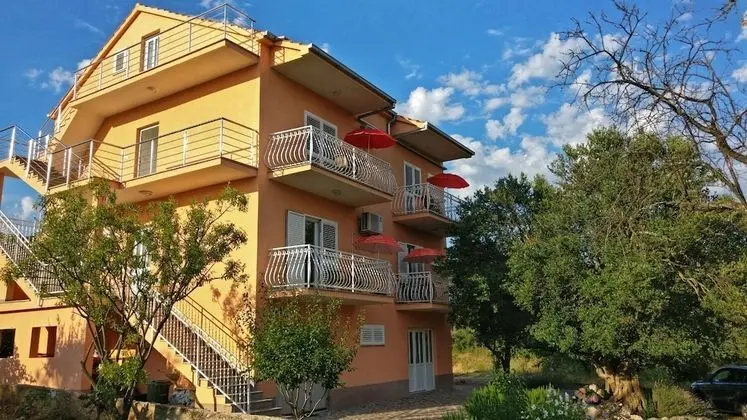 Apart Daire (Marino - with parking - A2(4+2))