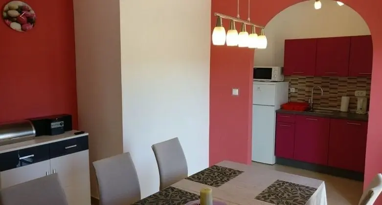 Apart Daire (Marino - with parking - A2(4+2))