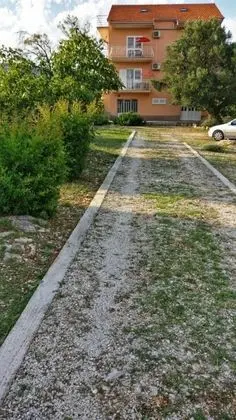 Apart Daire (Marino - with parking - A2(4+2))