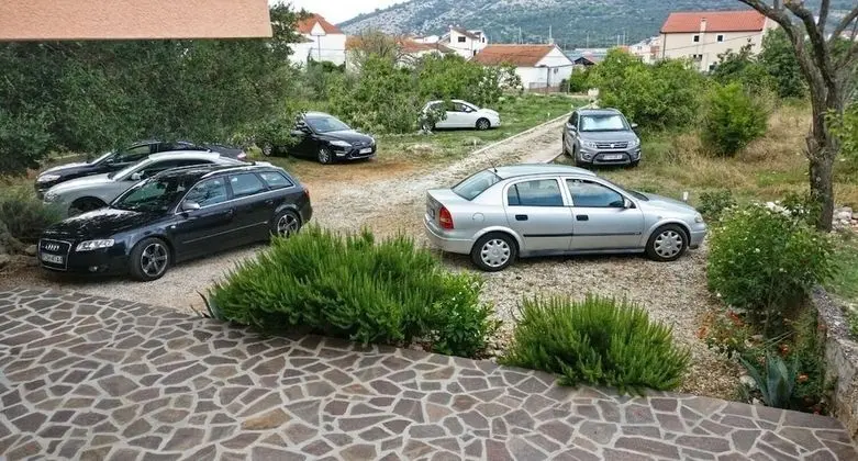 Apart Daire (Marino - with parking - A2(4+2))