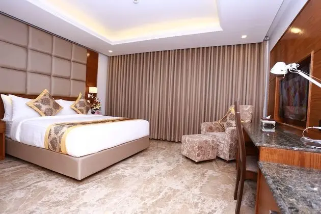 Premium Tek Büyük Yataklı Oda, 1 Yatak Odası, Buzdolabı, Park Manzaralı