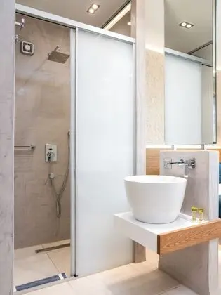 Deluxe Tek Büyük Yataklı Oda, Deniz Manzaralı