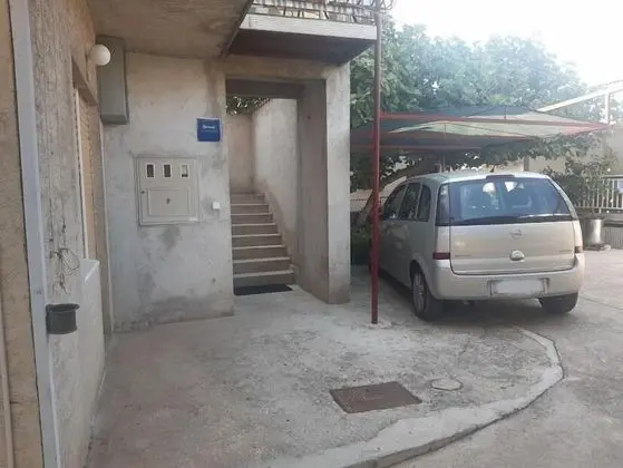 Apart Daire (Mario - afordable & close to center -)