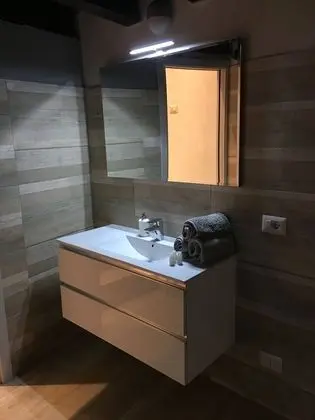 Stüdyo, Avlu Manzaralı