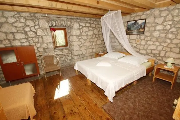 Ev (Mario - with pool - H(6+2))