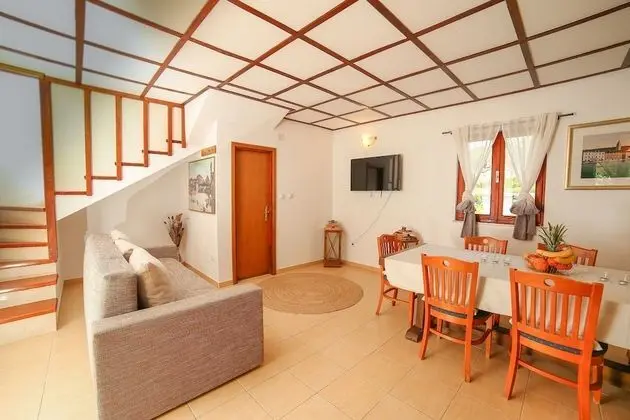 Ev (Mario - with pool - H(4+2))