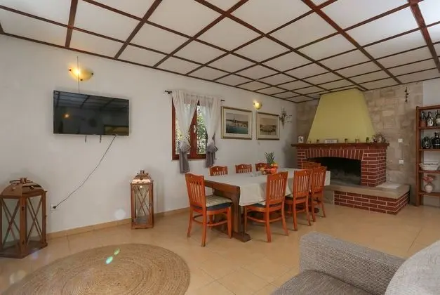 Ev (Mario - with pool - H(4+2))