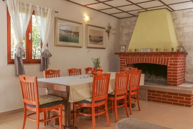 Ev (Mario - with pool - H(4+2))