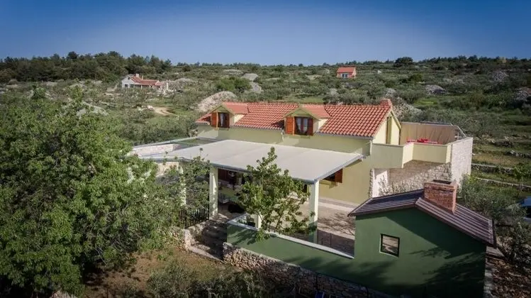 Ev (Mario - with pool - H(4+2))