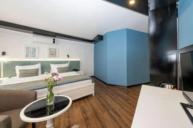Standart Oda, Simge Yapı Manzaralı