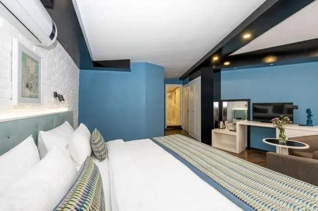 Standart Oda, Simge Yapı Manzaralı
